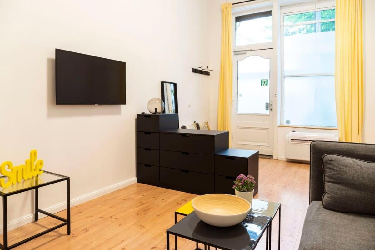 Spacious Two Br Plus Ac Plus Selfcheckin Berlim Exterior foto