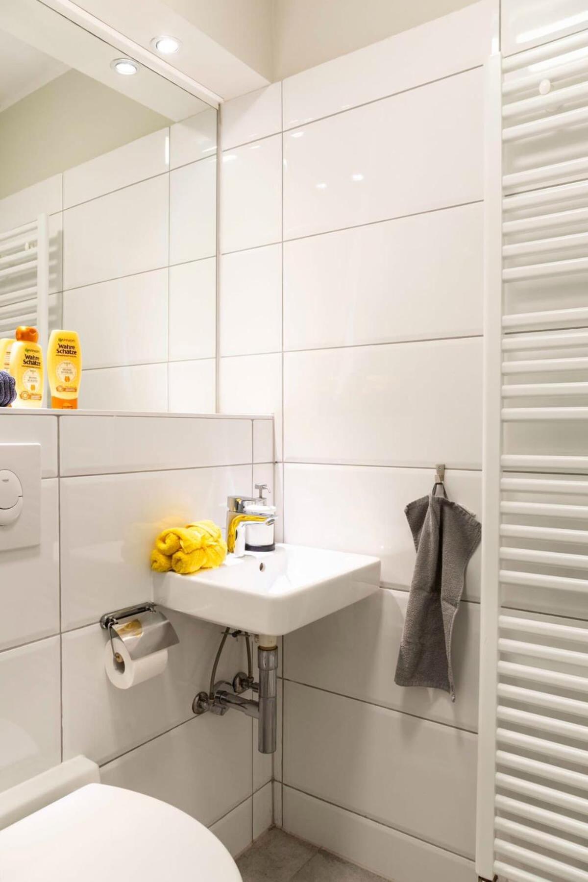 Spacious Two Br Plus Ac Plus Selfcheckin Berlim Exterior foto